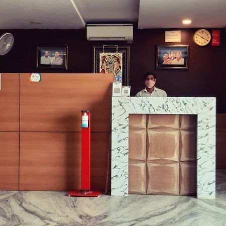 Hotel Sar Kamla Dham Skd Vrindavan Fully Vaccinated Staff Exterior photo