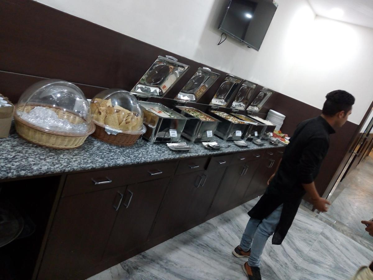 Hotel Sar Kamla Dham Skd Vrindavan Fully Vaccinated Staff Exterior photo