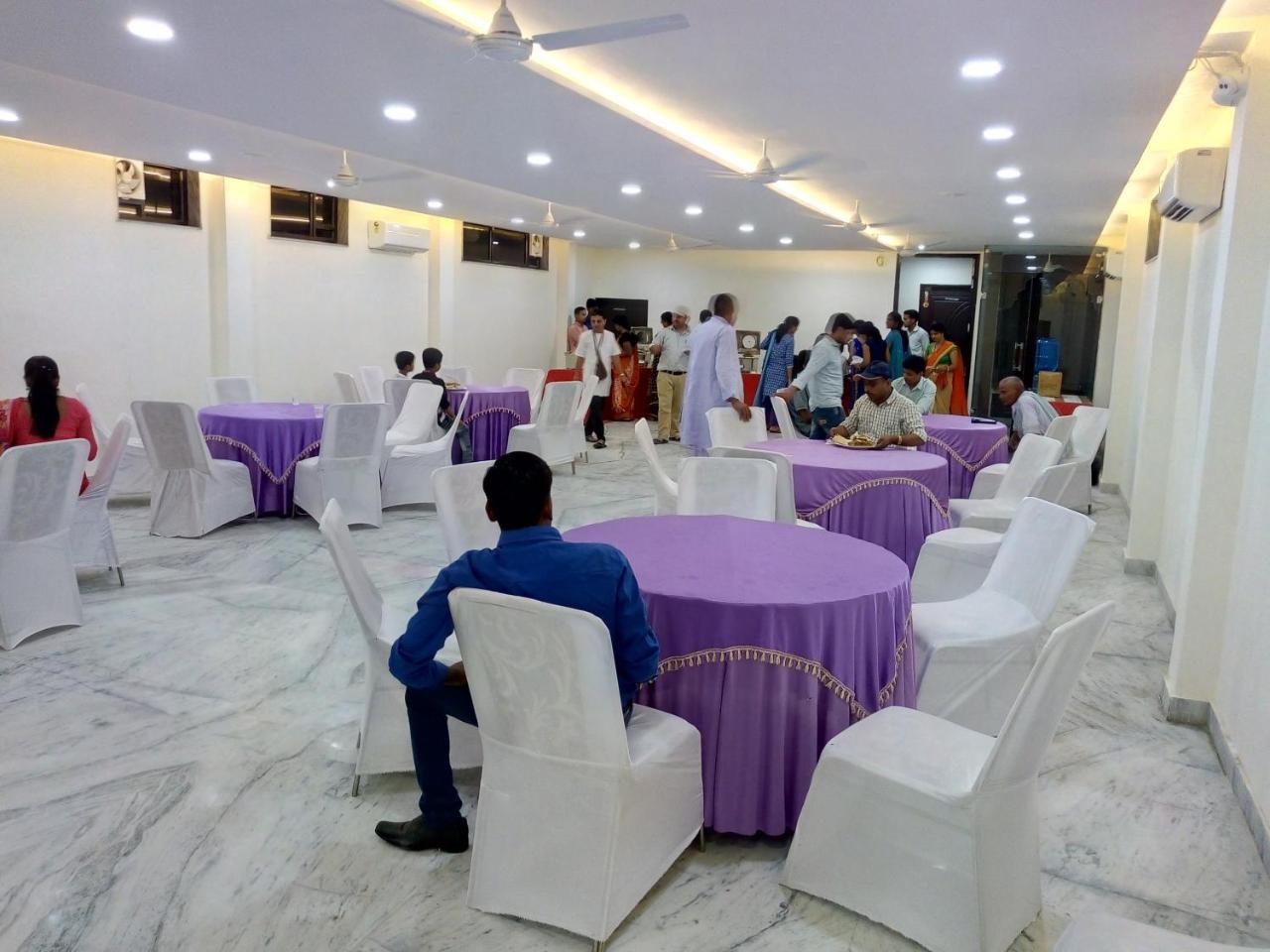 Hotel Sar Kamla Dham Skd Vrindavan Fully Vaccinated Staff Exterior photo